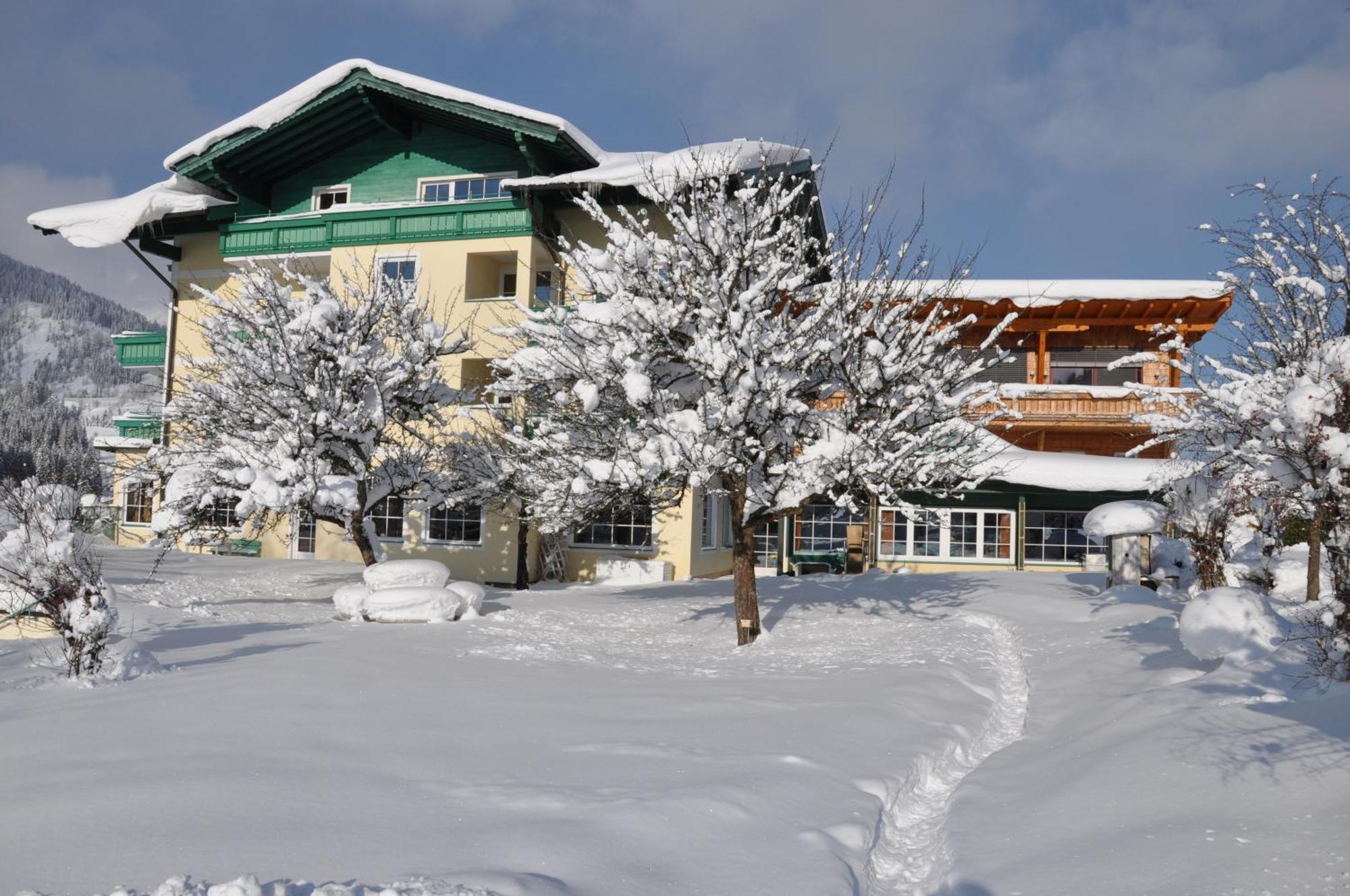 Wohlfuehlresort Und Feriengut Martinerhof Sankt Martin am Tennengebirge Exterior foto
